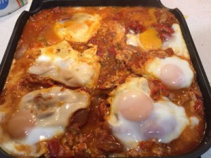 Shakshuka 300x225 1 Aprende a cocinar la Shakshuka, un manjar israelí