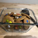 Galletas de mantequilla de maní con M&Ms